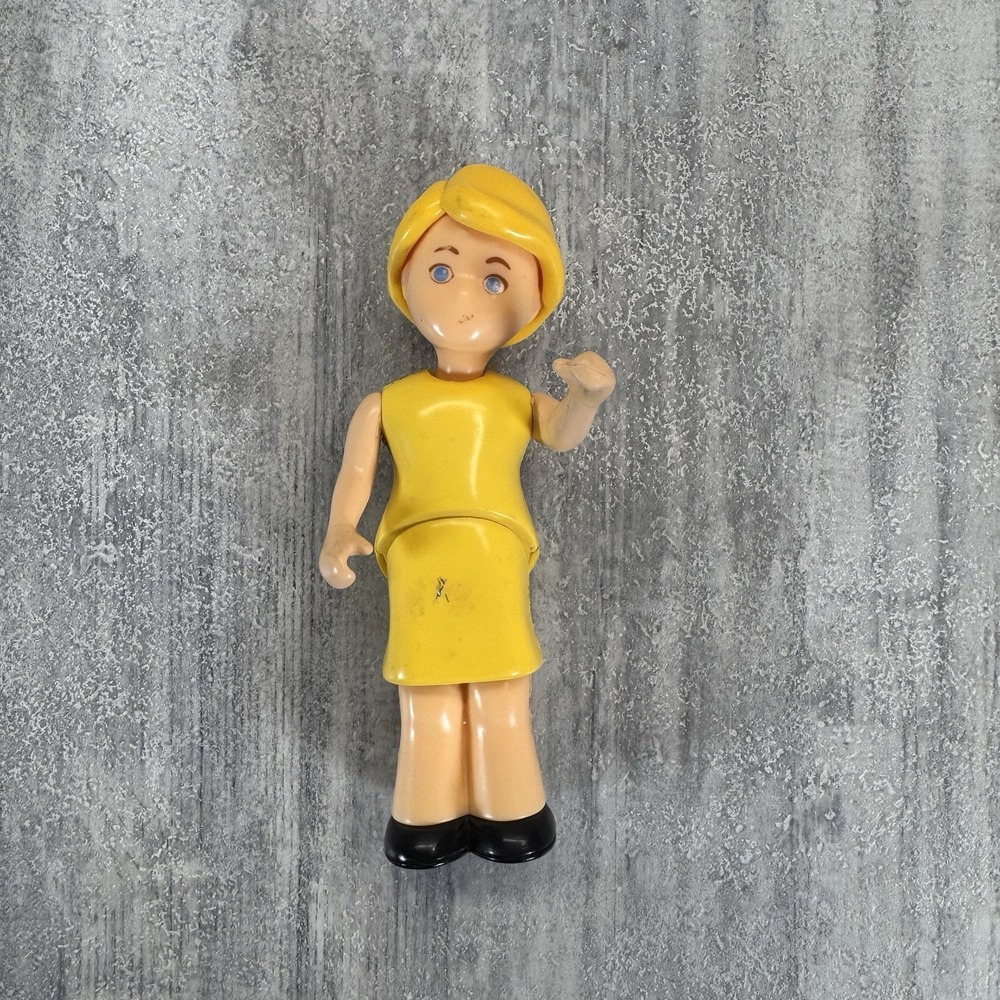 Vintage Little Tikes Dollhouse Mom Mother Doll Figure Yellow Blonde Pre-owned